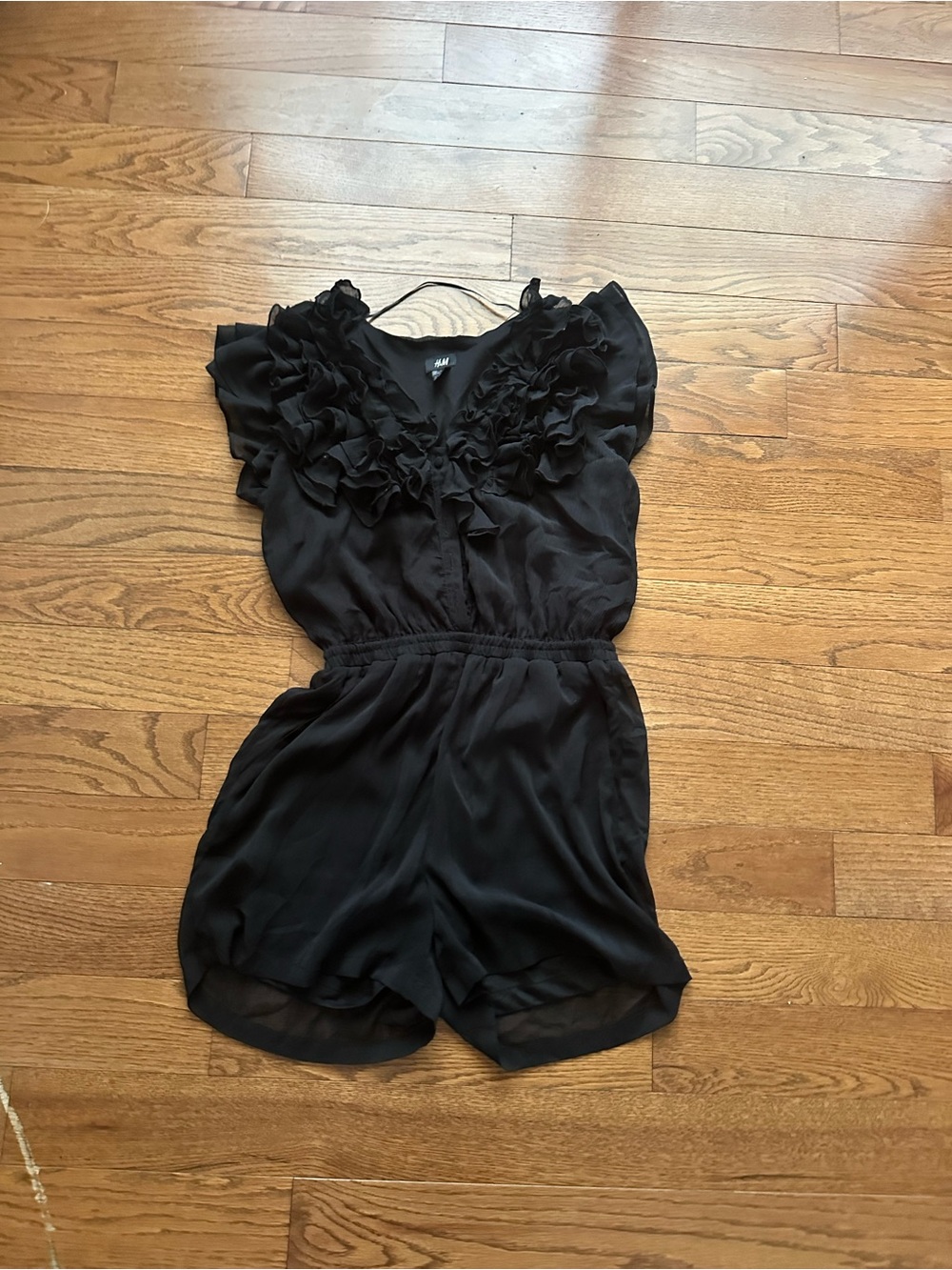 H&M Black V Neck Ruffle Romper Shorts Womens Size 6